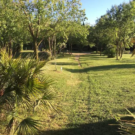 Apartmán Flat With Garden In Charming Fully Renovated Fréjus