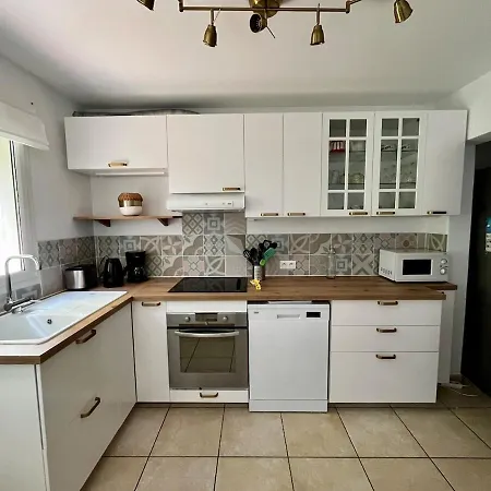شقة Flat With Garden In Charming Fully Renovated Fréjus