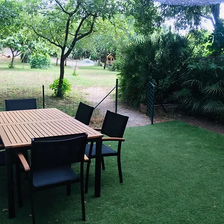 Flat With Garden In Charming Fully Renovated